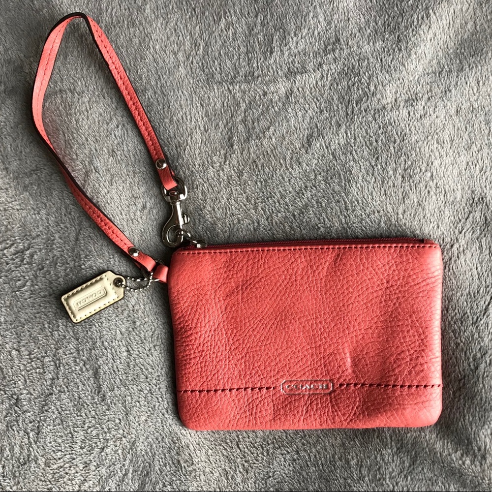 LIKE NEW! Coach pink leather wristlet
